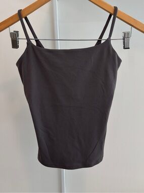 ONER ACTIVE SOFTMOTION STRAPPY MID VEST WITH BUILT IN BRA SHELF / WHITE LOGO